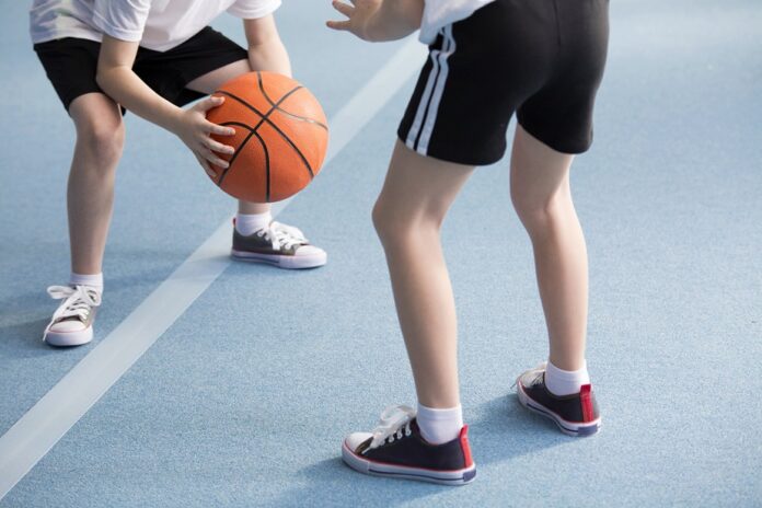Jakie powinny być stroje koszykarskie dla dzieci