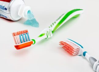 Jak się myje zęby szczoteczka soniczna?